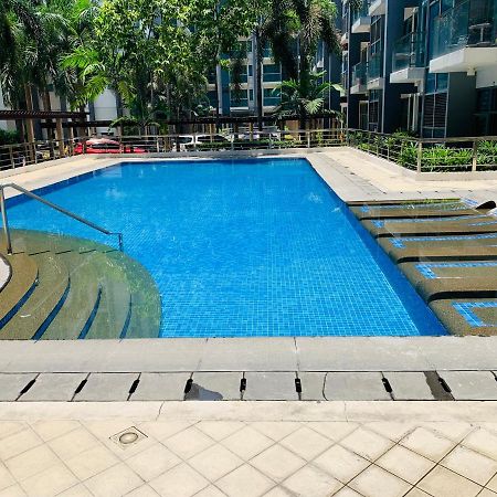 One Palm Tree Villas Condominium - Studio Room With Balcony - Across Terminal 3 Manila Eksteriør billede