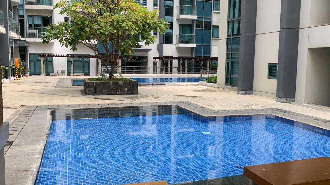 One Palm Tree Villas Condominium - Studio Room With Balcony - Across Terminal 3 Manila Eksteriør billede